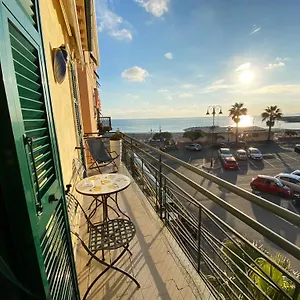 https://leternita-e-il-mare-mischiato-col-sole-rimbaut.hotelitalianriviera.com